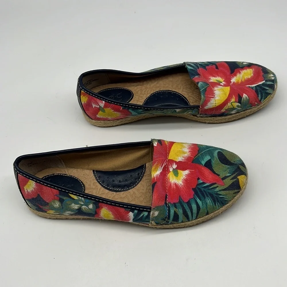 b.o.c  Womans Espadrille Flats  in Tropical Floral Print size 8